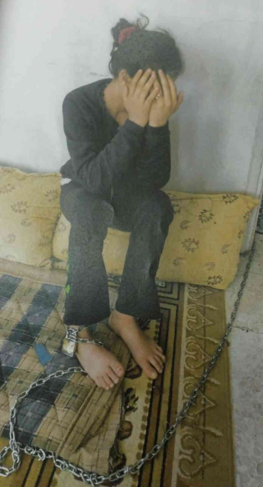 Adana'da eve zincirlenen 13 yaşındaki kızın annesi konuştu!