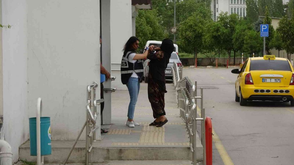 Adana'da eve zincirlenen 13 yaşındaki kızın annesi konuştu!