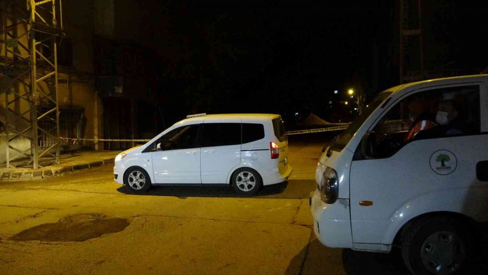 Gaziantep’te alev alev yanan kimyasal madde paniğe neden oldu! Suyla sönmedi 3 ton mucur döküldü