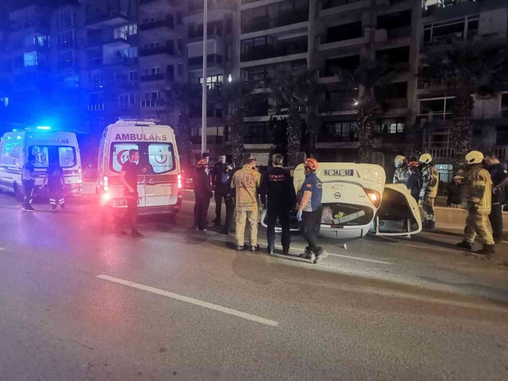 Refüje çarpıp takla atan otomobilde 4 kişi yaralandı