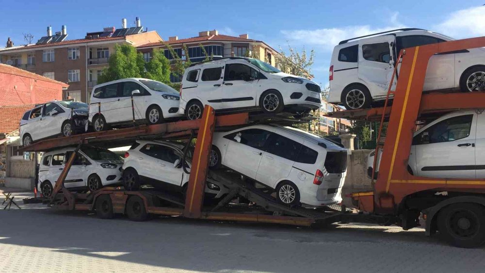 Herkes onlar için birbirini kırıp geçiriyordu! Konya'da yaklaşık 60 milyonluk trafik kazası