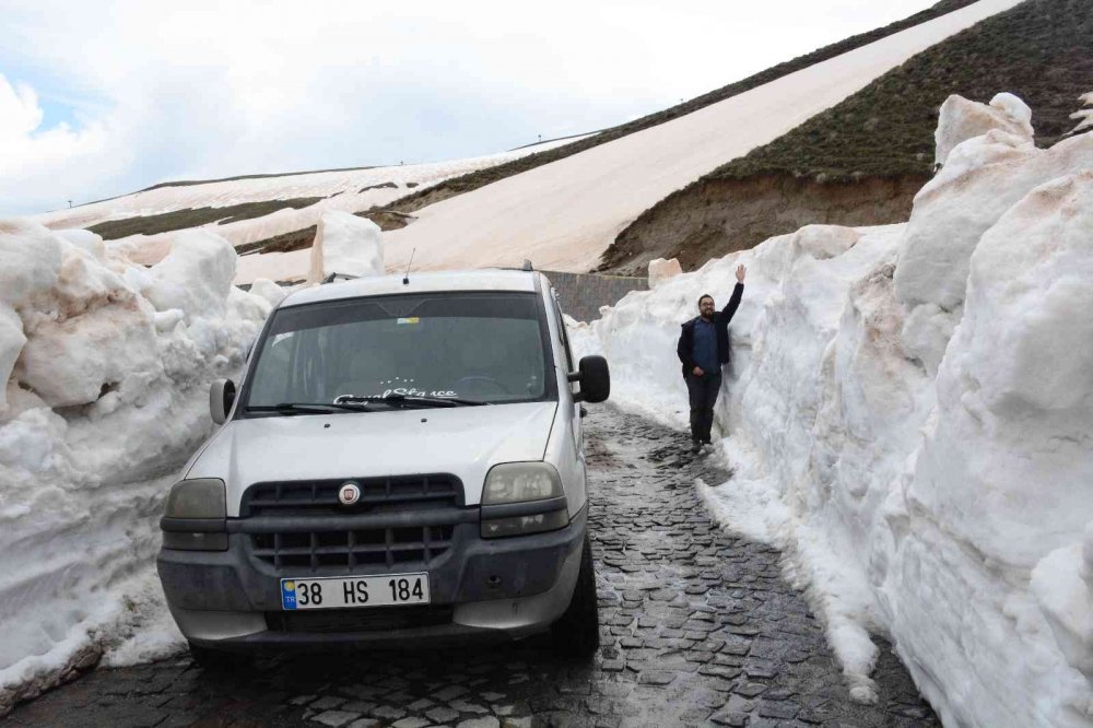 Dünyanın kliması Bitlis oldu! Haziran ayına 20 gün var ve karlar erimedi