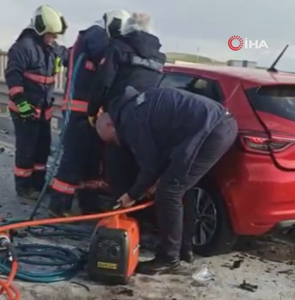 Ankara'da iki ayrı trafik kazası! Yabancı plakalı araçta 1 kişi öldü, 8 yaralı var