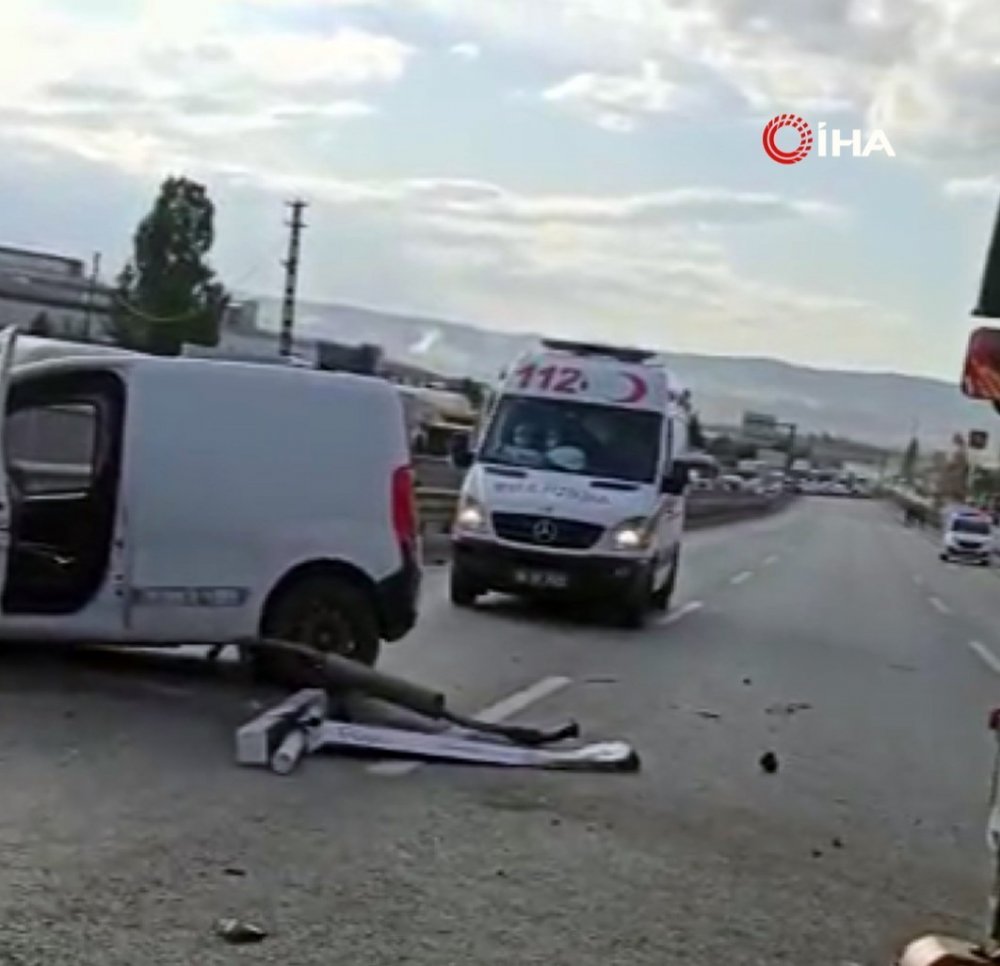 Ankara'da iki ayrı trafik kazası! Yabancı plakalı araçta 1 kişi öldü, 8 yaralı var