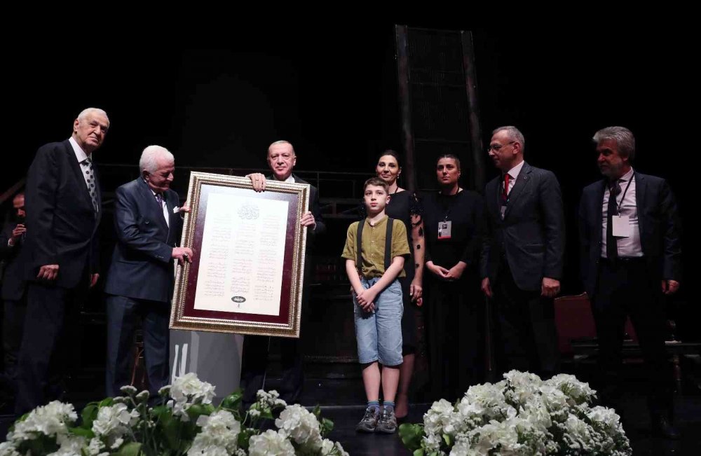 Cumhurbaşkanı Erdoğan: Kifayetsiz muhterisler dün de vardı bugün de var