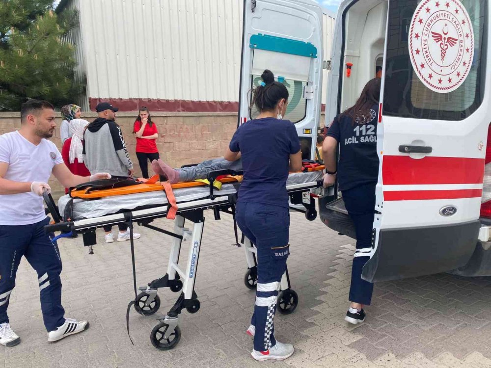 Konya'da yola fırlayan 7 yaşındaki kıza otomobil çarptı!