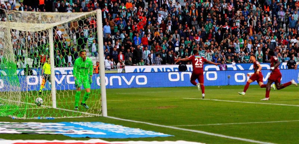 Konyaspor işi şansa bırakmadı! Hem 3 puan hem de + 2 averajı cebe koydu
