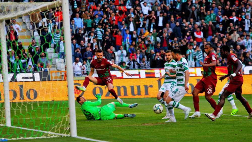 Konyaspor işi şansa bırakmadı! Hem 3 puan hem de + 2 averajı cebe koydu