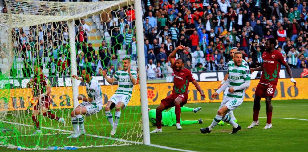 Konyaspor işi şansa bırakmadı! Hem 3 puan hem de + 2 averajı cebe koydu