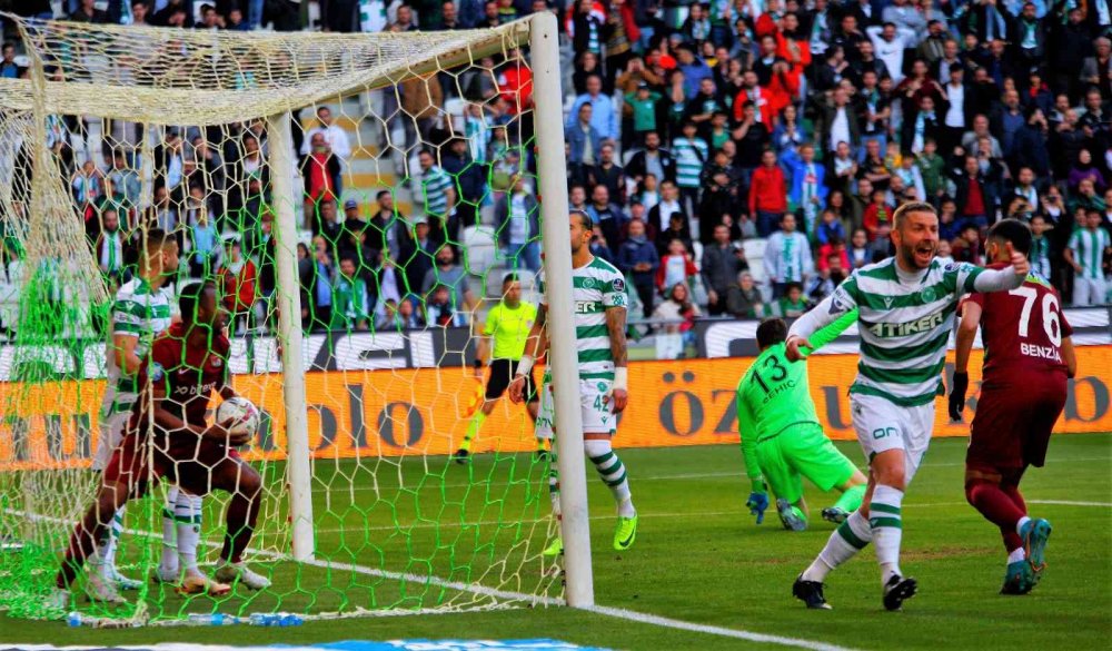 Konyaspor işi şansa bırakmadı! Hem 3 puan hem de + 2 averajı cebe koydu