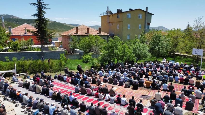 Konya Hüyük'te çiftçiler yağmur duasına çıktı