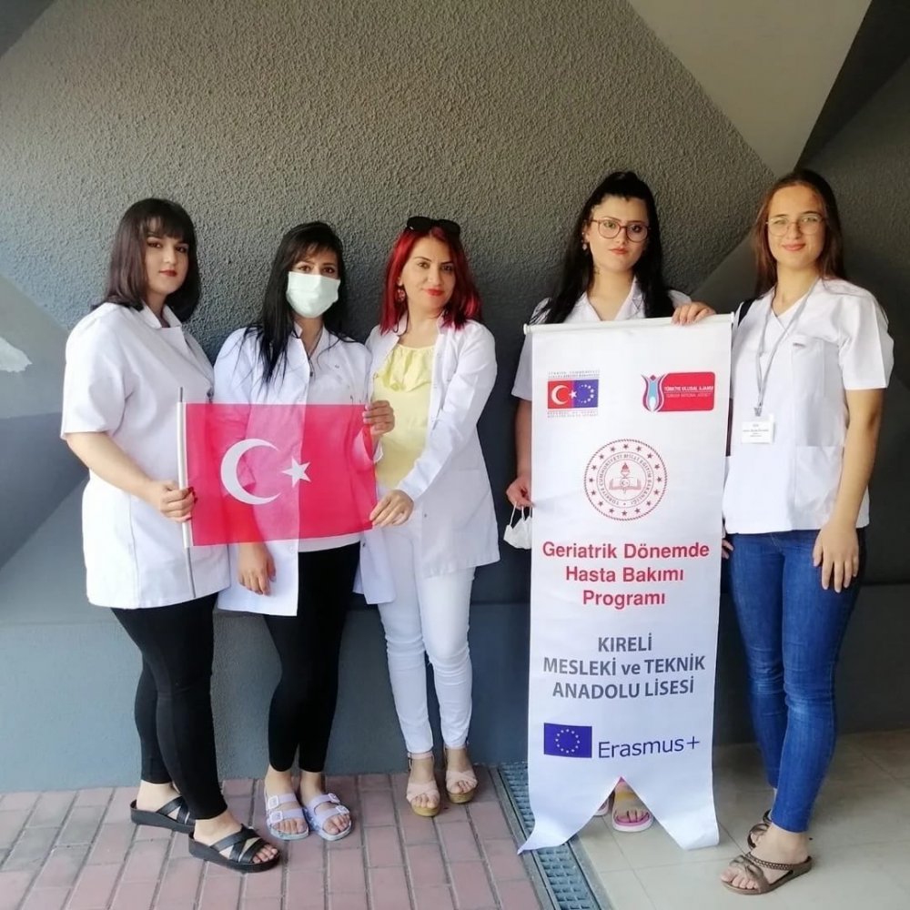 Konya Hüyük'te hasta ve yaşlı hizmetleri eğitimi gören öğrenciler Portekiz’de staj yapıyor
