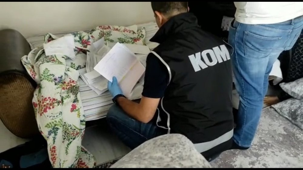 Konya dahil 8 ilde dev operasyon! Kamu personellerinin de olduğu 49 kişi gözaltına alındı