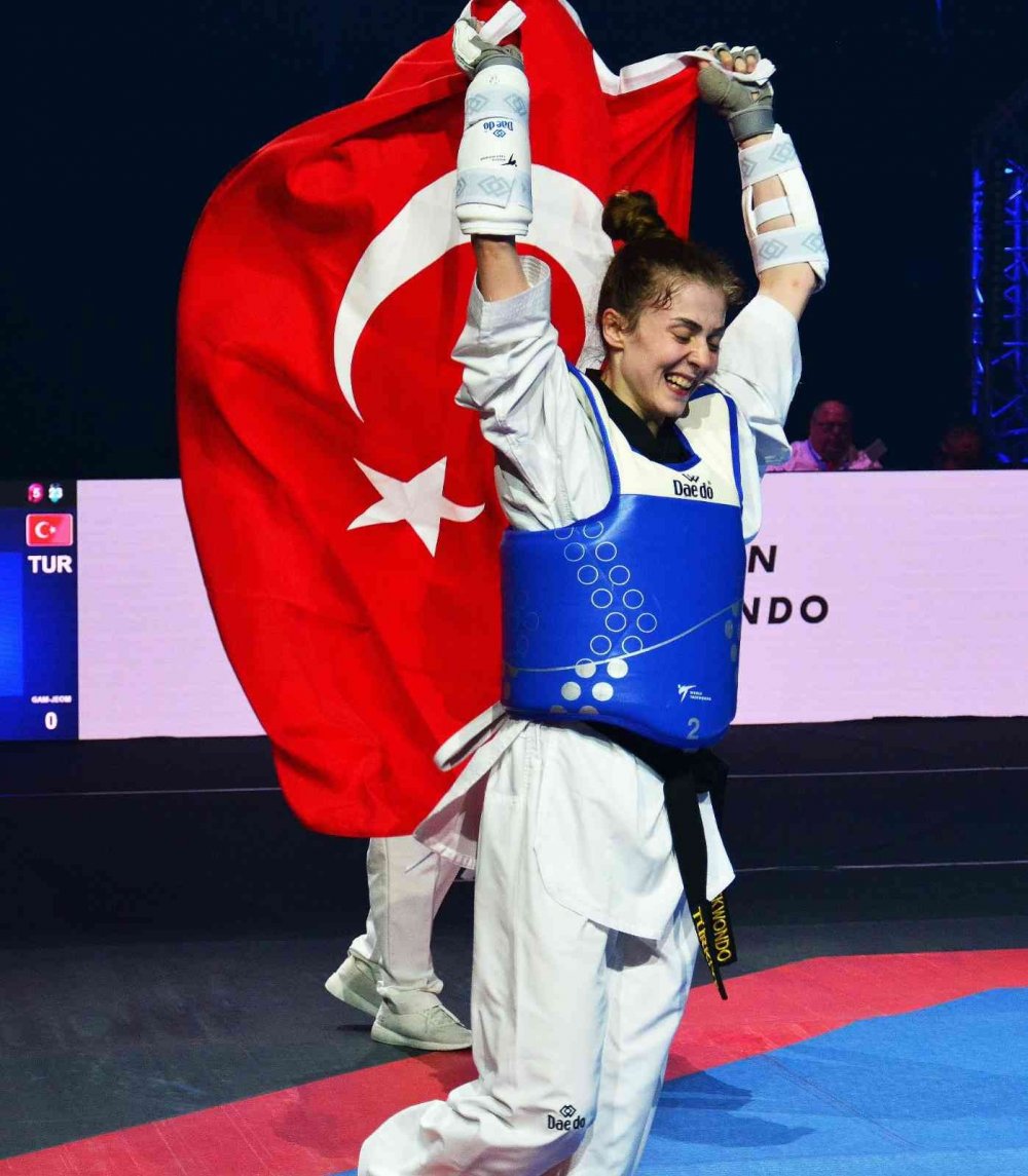 Milli taekwondocularımız Avrupa Şampiyonası’nın ilk gününde 5'i altın 7 madalya kazandı