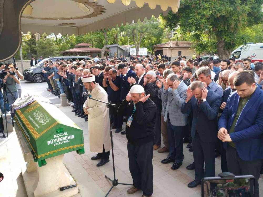 Konyalı üniversite öğrencisi İlayda Karakoca dualarla toprağa verildi!