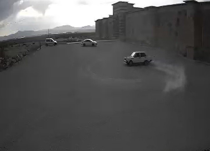 Konya tarihi Zazadin Hanı Kervansarayında tozu dumana kattı! Driftçi maganda 'pişmanım' dese de cezadan kaçamadı