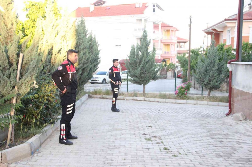 Konya dahil 4 ilde uyuşturucu satıcılarına eş zamanlı şafak operasyonu! 2'si kadın 18 gözaltı