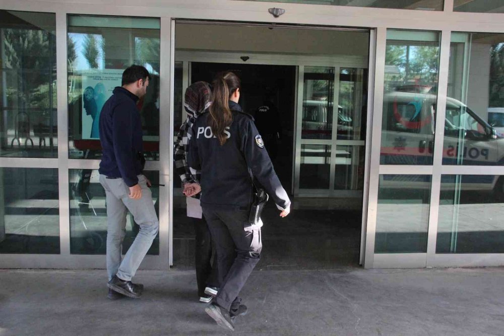 Konya dahil 4 ilde uyuşturucu satıcılarına eş zamanlı şafak operasyonu! 2'si kadın 18 gözaltı