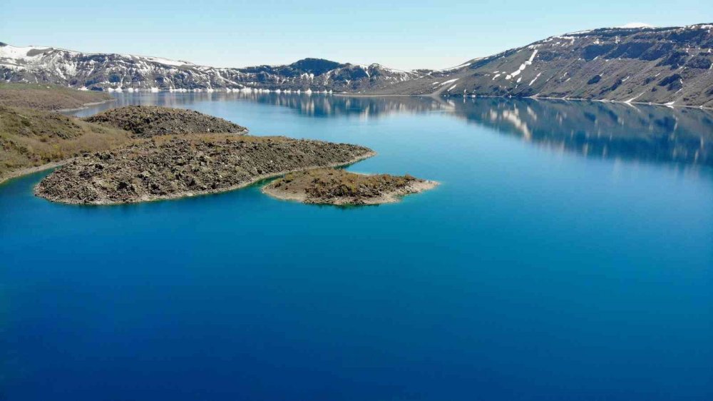 Nemrut Dağı ve Krater Gölü'nde turizm sezonu açıldı
