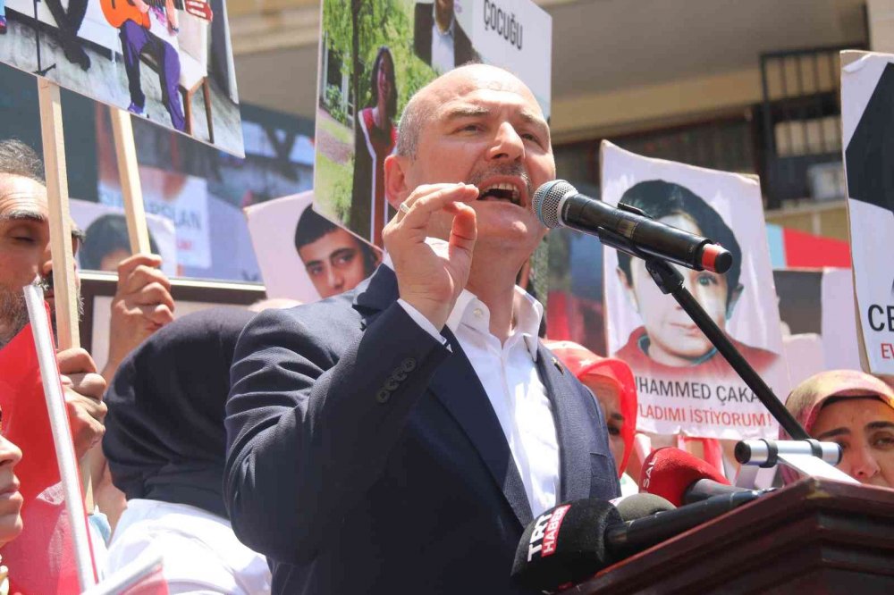 Cumhurbaşkanı Erdoğan 1000 gün evlat nöbeti tutan annelere seslendi: Az kaldı teröristleri sınırımızdan kazıyacağız