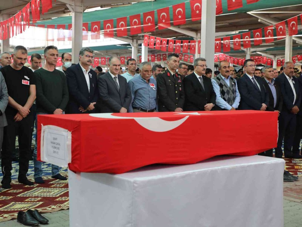 Konya şehidini uğurladı! Pençe-Kilit Harekatı şehidi Uzman Çavuş Hasan Çatal'a son görev..