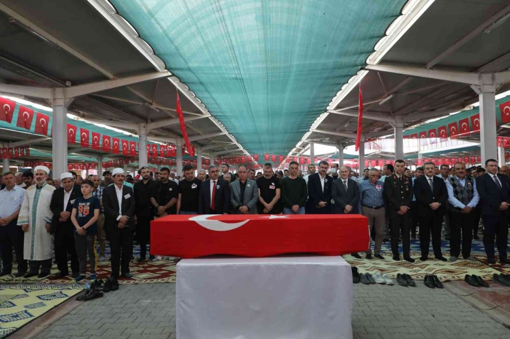 Konya şehidini uğurladı! Pençe-Kilit Harekatı şehidi Uzman Çavuş Hasan Çatal'a son görev..