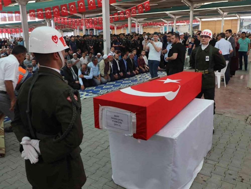 Konya şehidini uğurladı! Pençe-Kilit Harekatı şehidi Uzman Çavuş Hasan Çatal'a son görev..