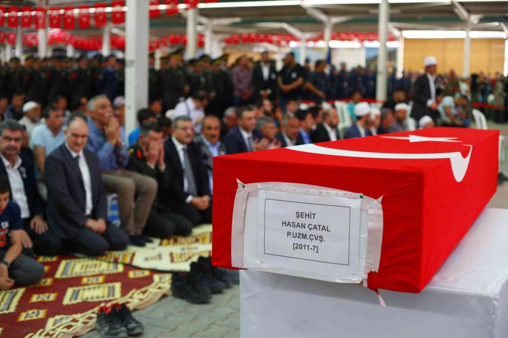 Konya şehidini uğurladı! Pençe-Kilit Harekatı şehidi Uzman Çavuş Hasan Çatal'a son görev..