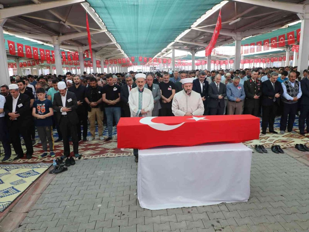 Konya şehidini uğurladı! Pençe-Kilit Harekatı şehidi Uzman Çavuş Hasan Çatal'a son görev..