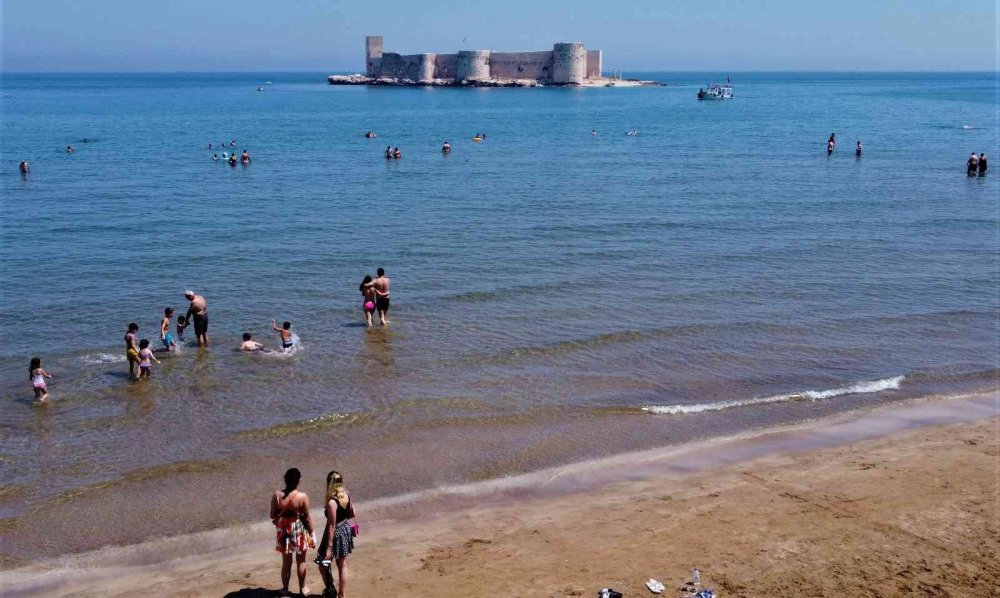 Konya'dan günü birlik denize gidiyorlar! Mersin sahillerinde yoğunluk başladı