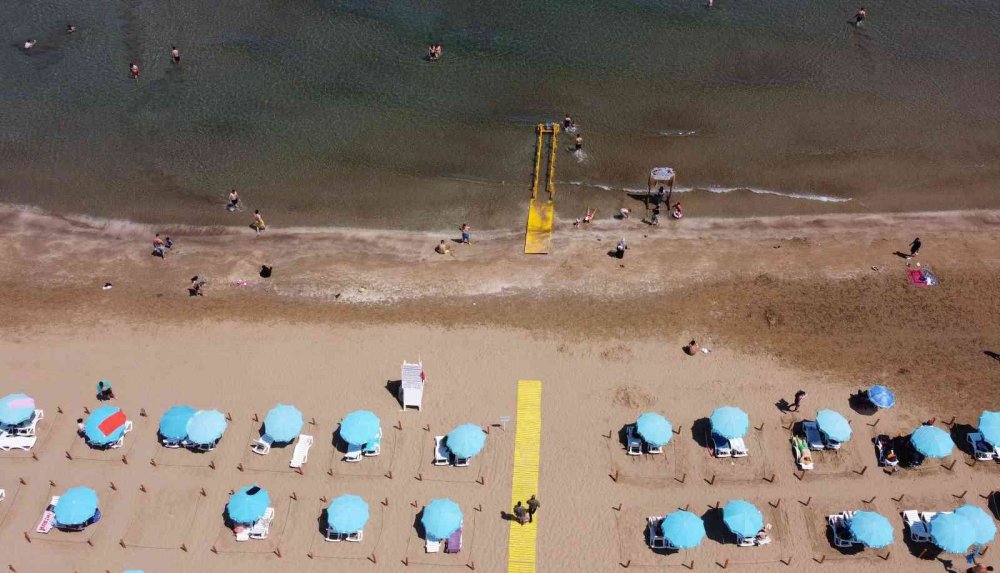 Konya'dan günü birlik denize gidiyorlar! Mersin sahillerinde yoğunluk başladı