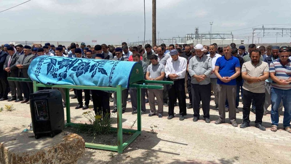 Konya'da boğularak can veren Savunma Sanayi Lisesi öğrencisi Yakup Yılmaz gözyaşlarıyla toprağa verildi