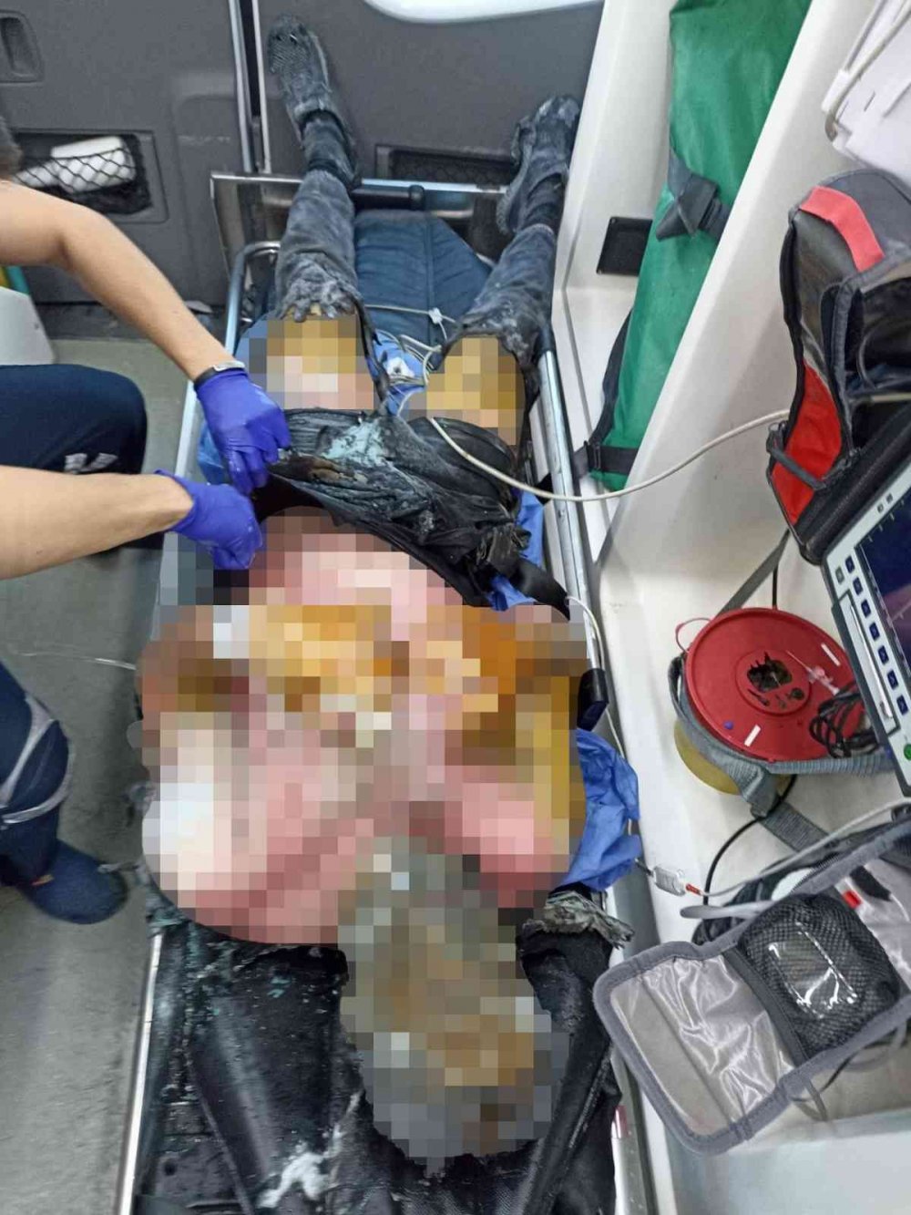 Konya'dan otobüsle gitti! Eline orak alıp Galata Meydanı'nda kendisini ateşe verdi! O anlar kamerada