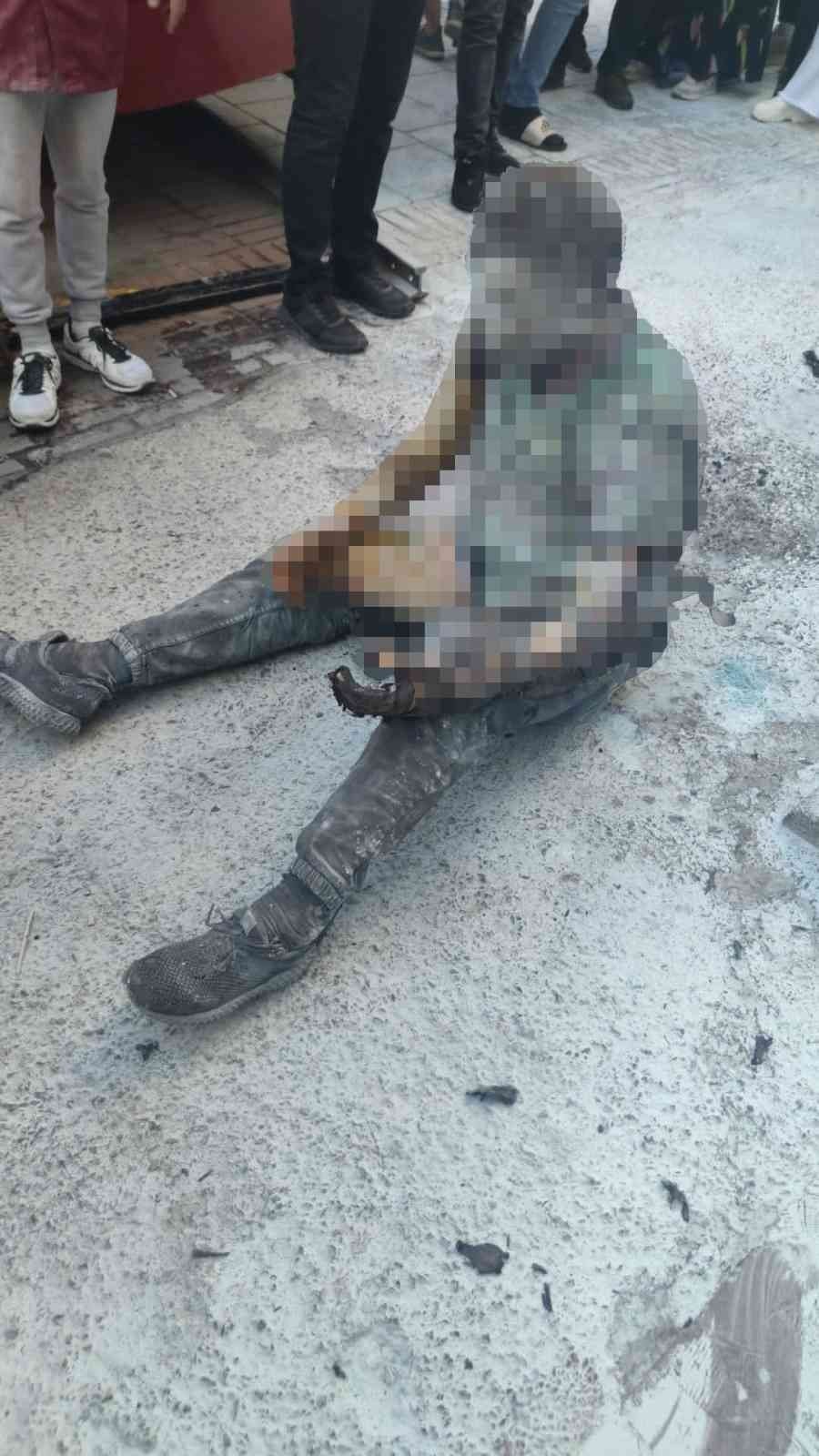 Konya'dan otobüsle gitti! Eline orak alıp Galata Meydanı'nda kendisini ateşe verdi! O anlar kamerada