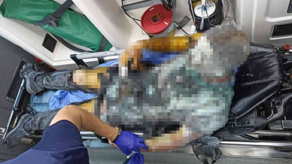 Konya'dan otobüsle gitti! Eline orak alıp Galata Meydanı'nda kendisini ateşe verdi! O anlar kamerada