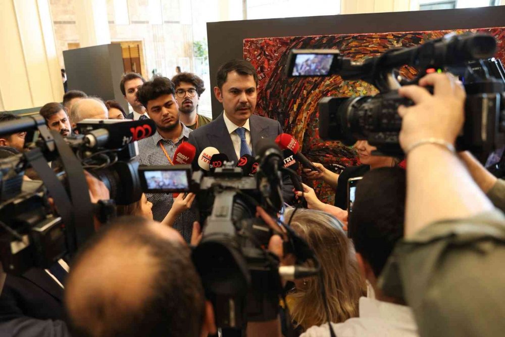 Bakan Kurum Millet Kütüphanesi 'Sıfır Noktası Sergisi’nin resmi açılışını yaptı
