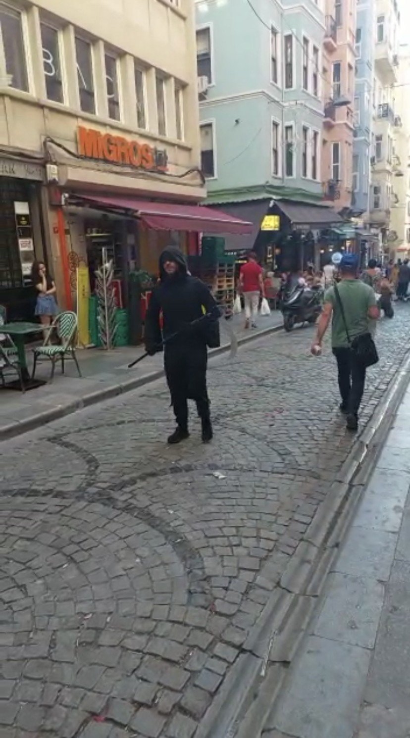 Konya'dan gidip orakla gezdiği Galata’da tinerle kendini yakmıştı! Abdullah Cihat Turan Pekpak öldü
