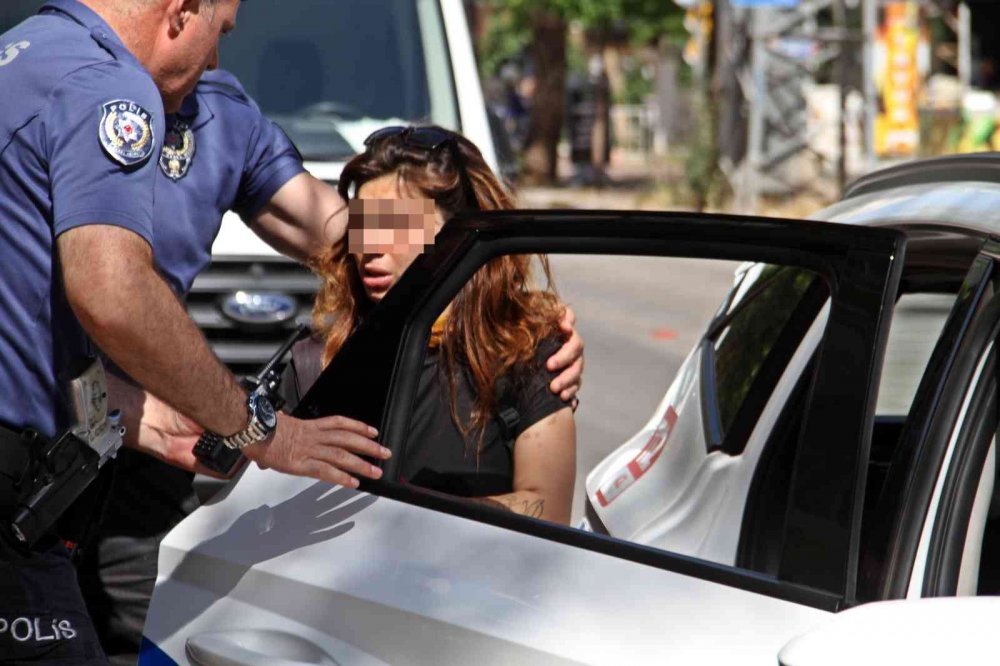 Bankada hırsızlık hayalleri boşa çıktı! Polisi karşısında görünce gözyaşlarını tutamadı