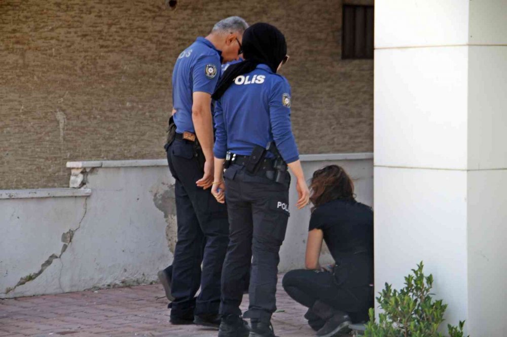 Bankada hırsızlık hayalleri boşa çıktı! Polisi karşısında görünce gözyaşlarını tutamadı