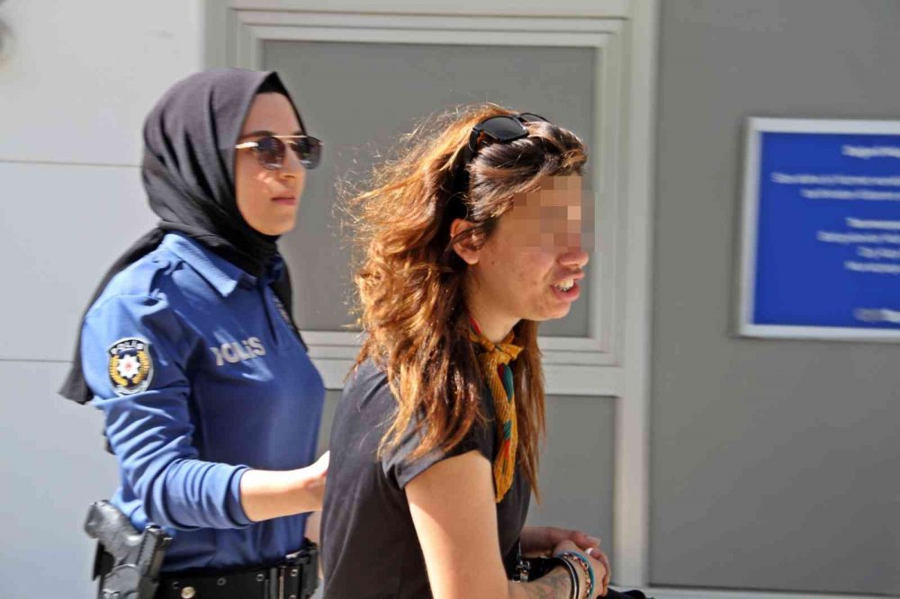 Bankada hırsızlık hayalleri boşa çıktı! Polisi karşısında görünce gözyaşlarını tutamadı