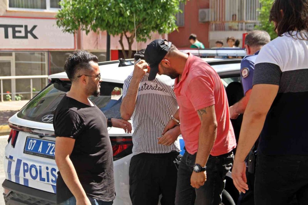 Bankada hırsızlık hayalleri boşa çıktı! Polisi karşısında görünce gözyaşlarını tutamadı