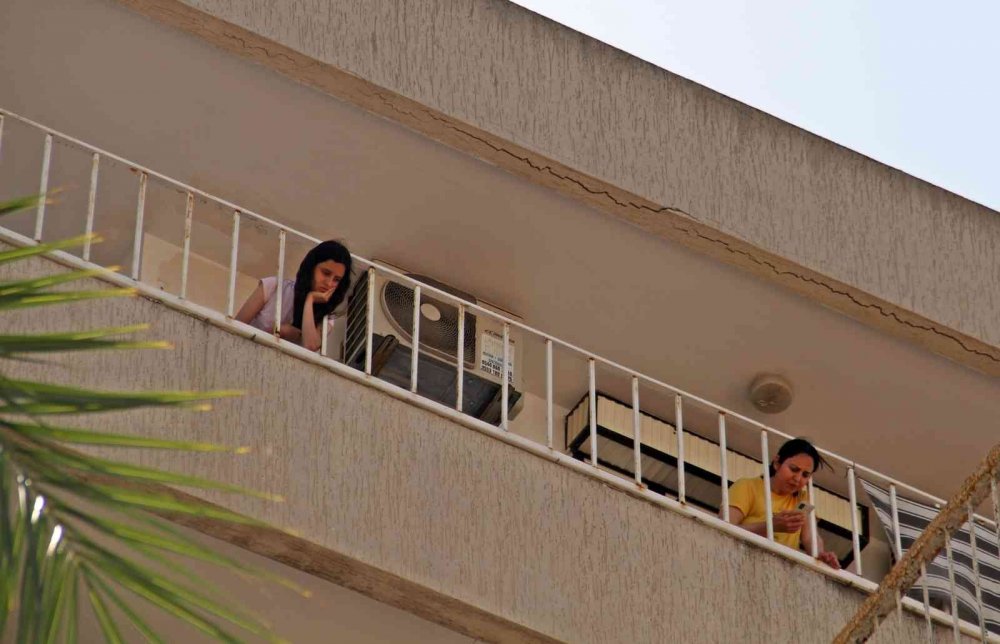 Bankada hırsızlık hayalleri boşa çıktı! Polisi karşısında görünce gözyaşlarını tutamadı