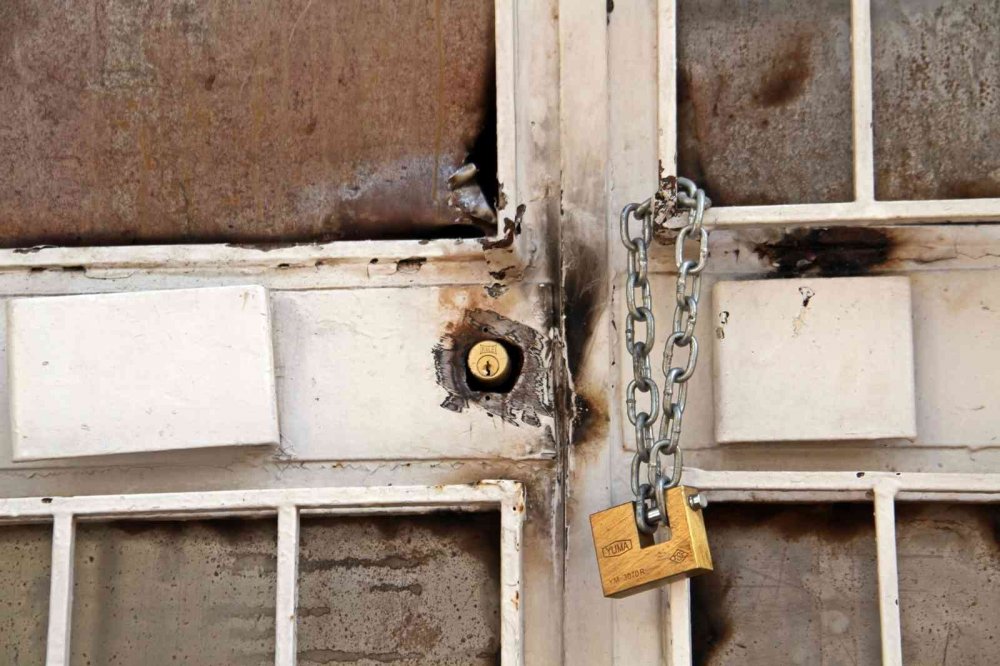 Bankada hırsızlık hayalleri boşa çıktı! Polisi karşısında görünce gözyaşlarını tutamadı