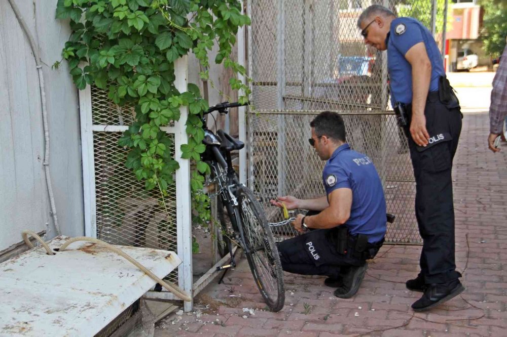 Bankada hırsızlık hayalleri boşa çıktı! Polisi karşısında görünce gözyaşlarını tutamadı