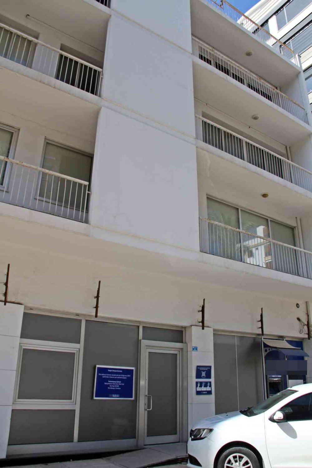 Bankada hırsızlık hayalleri boşa çıktı! Polisi karşısında görünce gözyaşlarını tutamadı