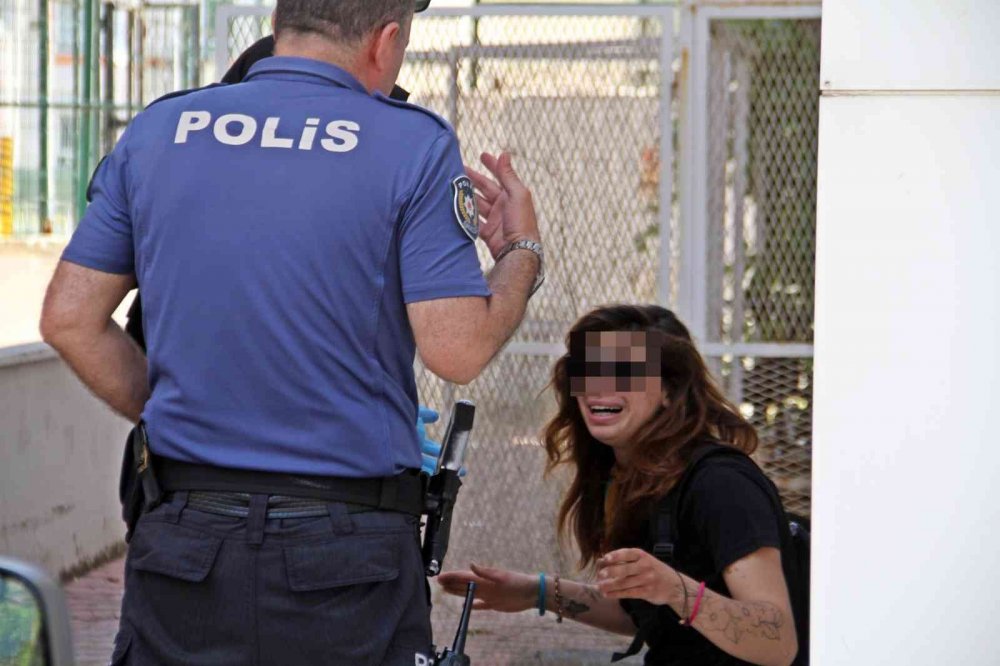 Bankada hırsızlık hayalleri boşa çıktı! Polisi karşısında görünce gözyaşlarını tutamadı