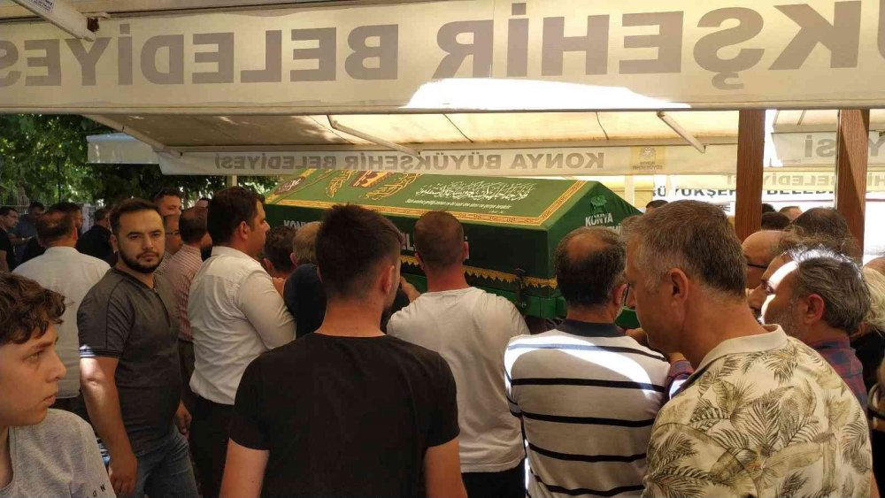 Kendini yakmıştı! Abdullah Cihat Turan Pekpak Konya'da dualarla defnedildi