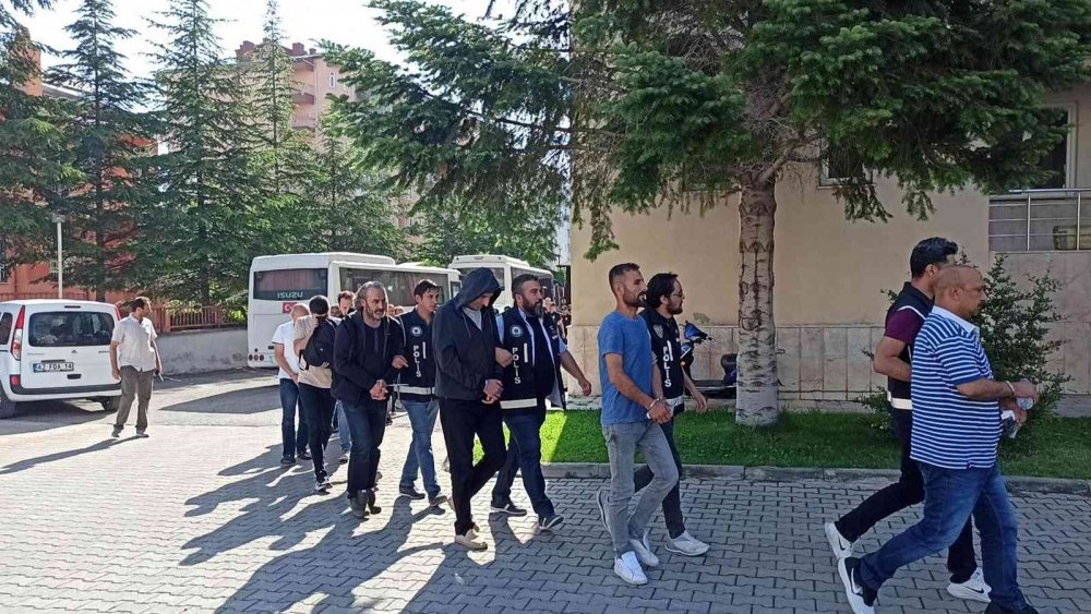 Konya merkezli uluslararası kaçakçılık operasyonunda yeni gelişme! Sadece ikisi 20 milyon lira kazanmış