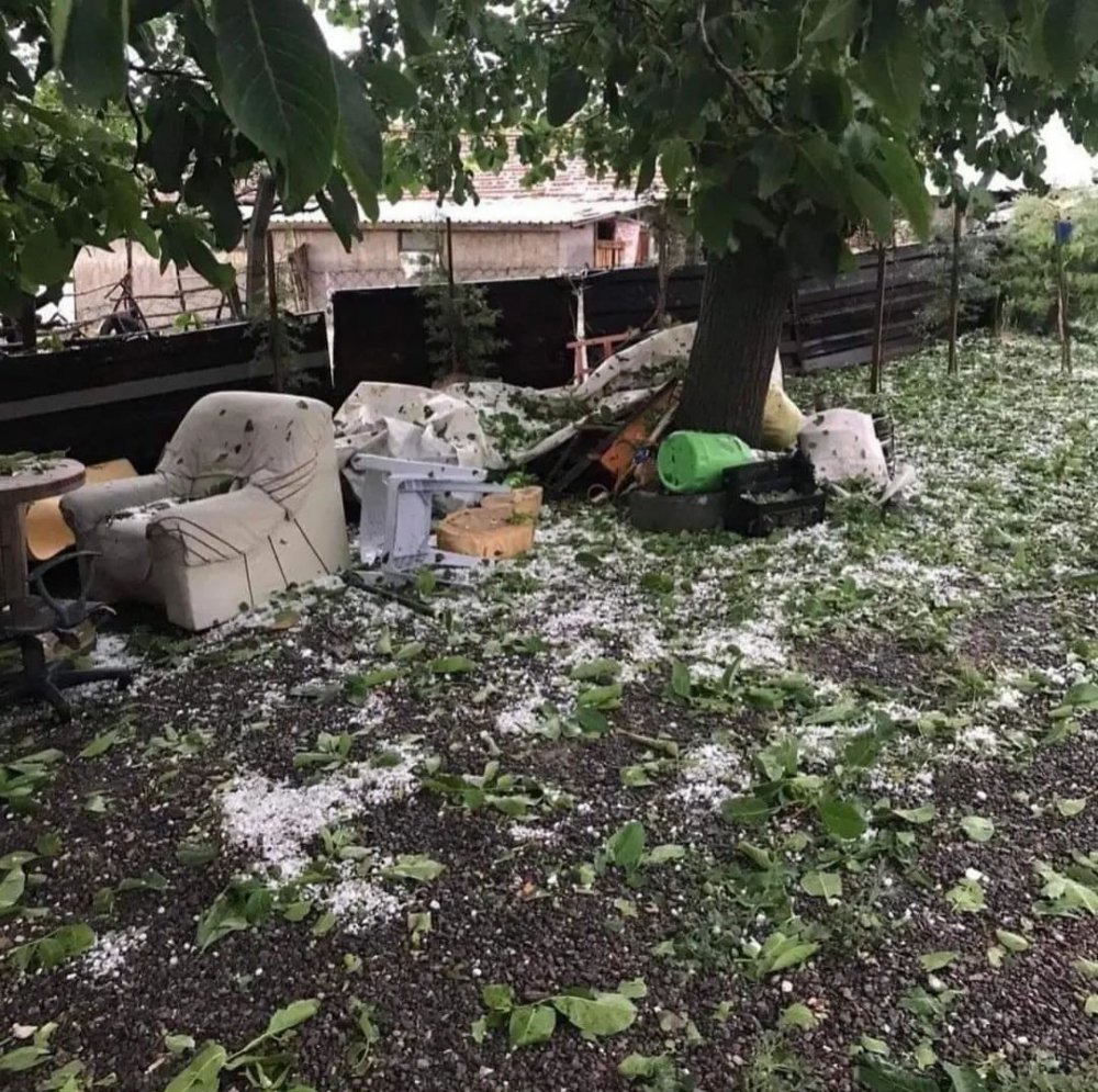 Ankara’da dolu 4 ilçeyi beyaza bürüdü! Tarım arazileri zarar gördü