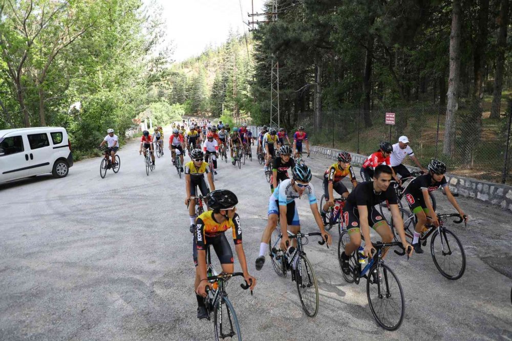 Bisiklet şehri Konya’da bilerce pedal 'temiz hava için' döndü! 83 öğrenci bisiklet ve ekipmanı kazandı